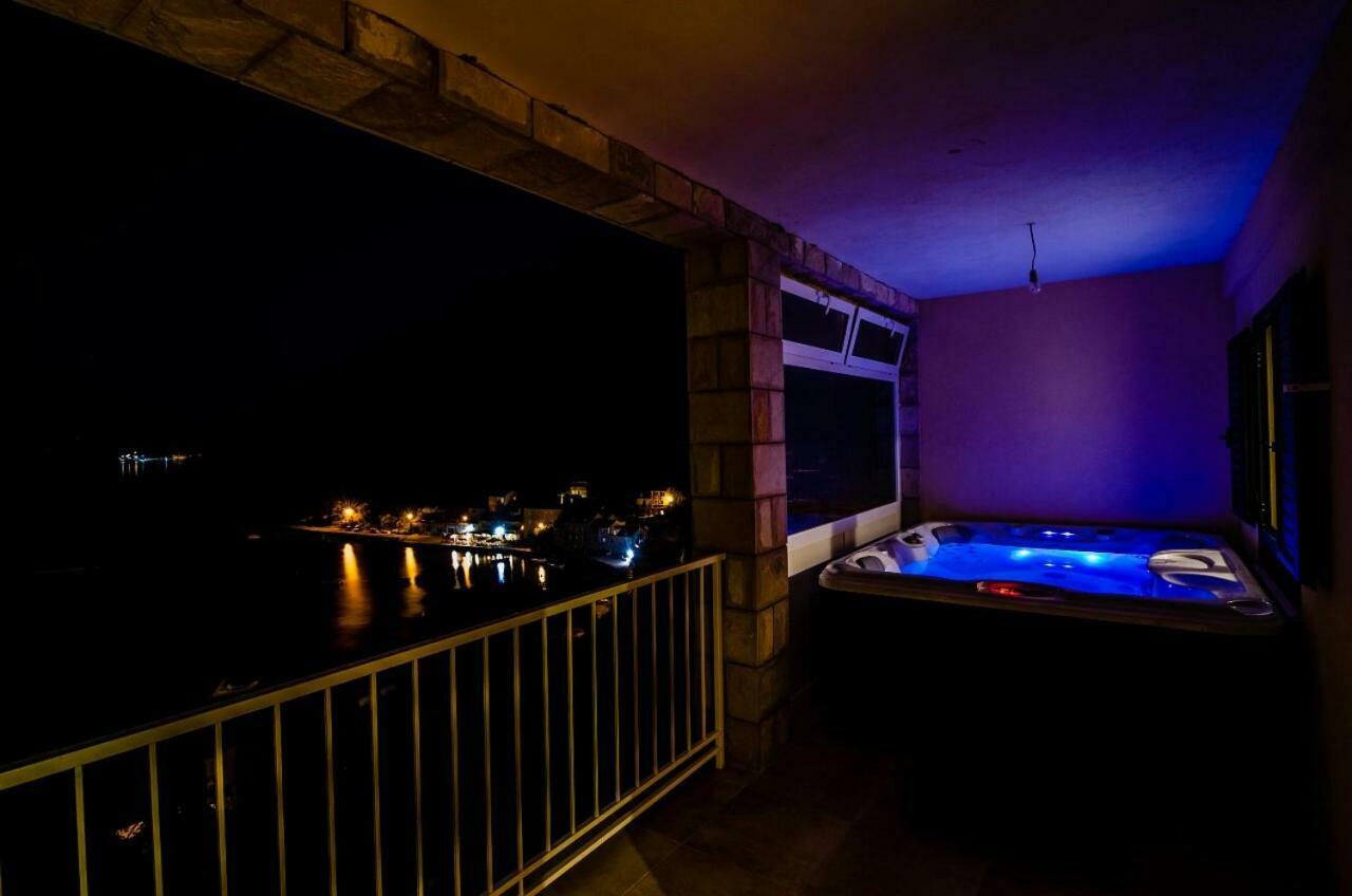 Adriatic - Apartment With Jacuzzi Sobra Exterior photo